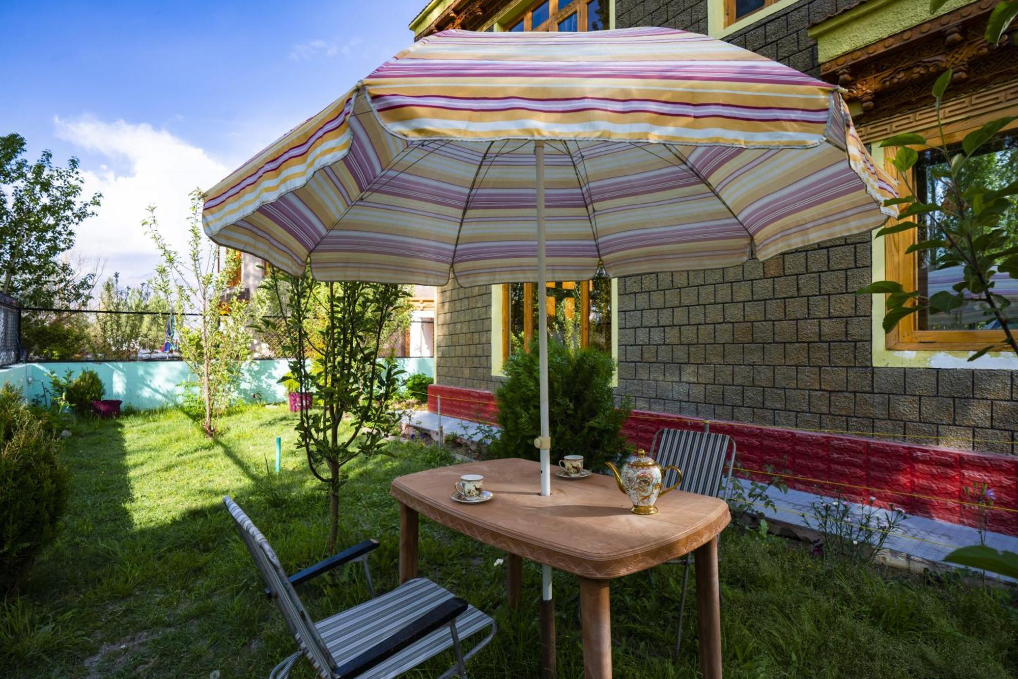 Rainbow Holiday Home Лех Екстериор снимка